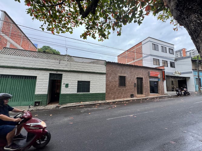 Casa de 4 alcobas en venta en Casco Antiguo - Floridablanca, Floridablanca, 250 m² · foto 3 de 8
