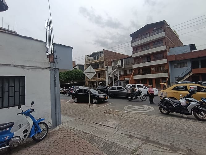 Bodega en arriendo en Viviendas Del Sur, Itagüí, 375 m² · foto 2 de 16