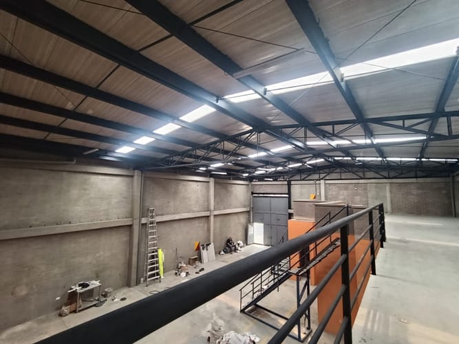 Bodega en arriendo en Viviendas Del Sur, Itagüí, 375 m² · foto 4 de 16