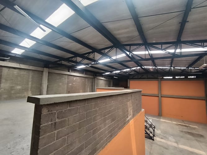 Bodega en arriendo en Viviendas Del Sur, Itagüí, 375 m² · foto 8 de 16