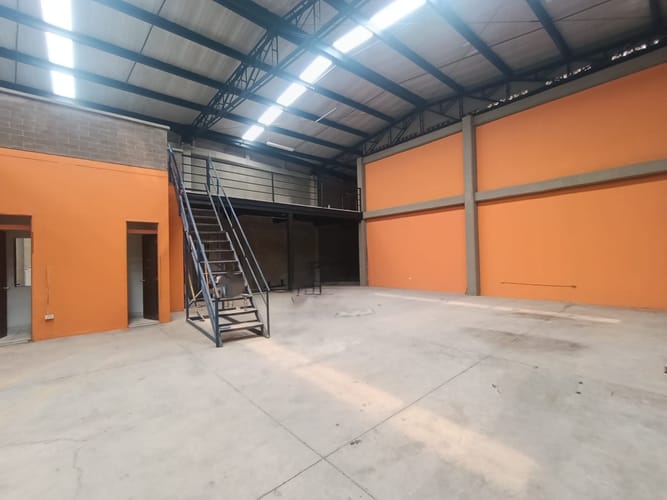 Bodega en arriendo en Viviendas Del Sur, Itagüí, 375 m² · foto 16 de 16