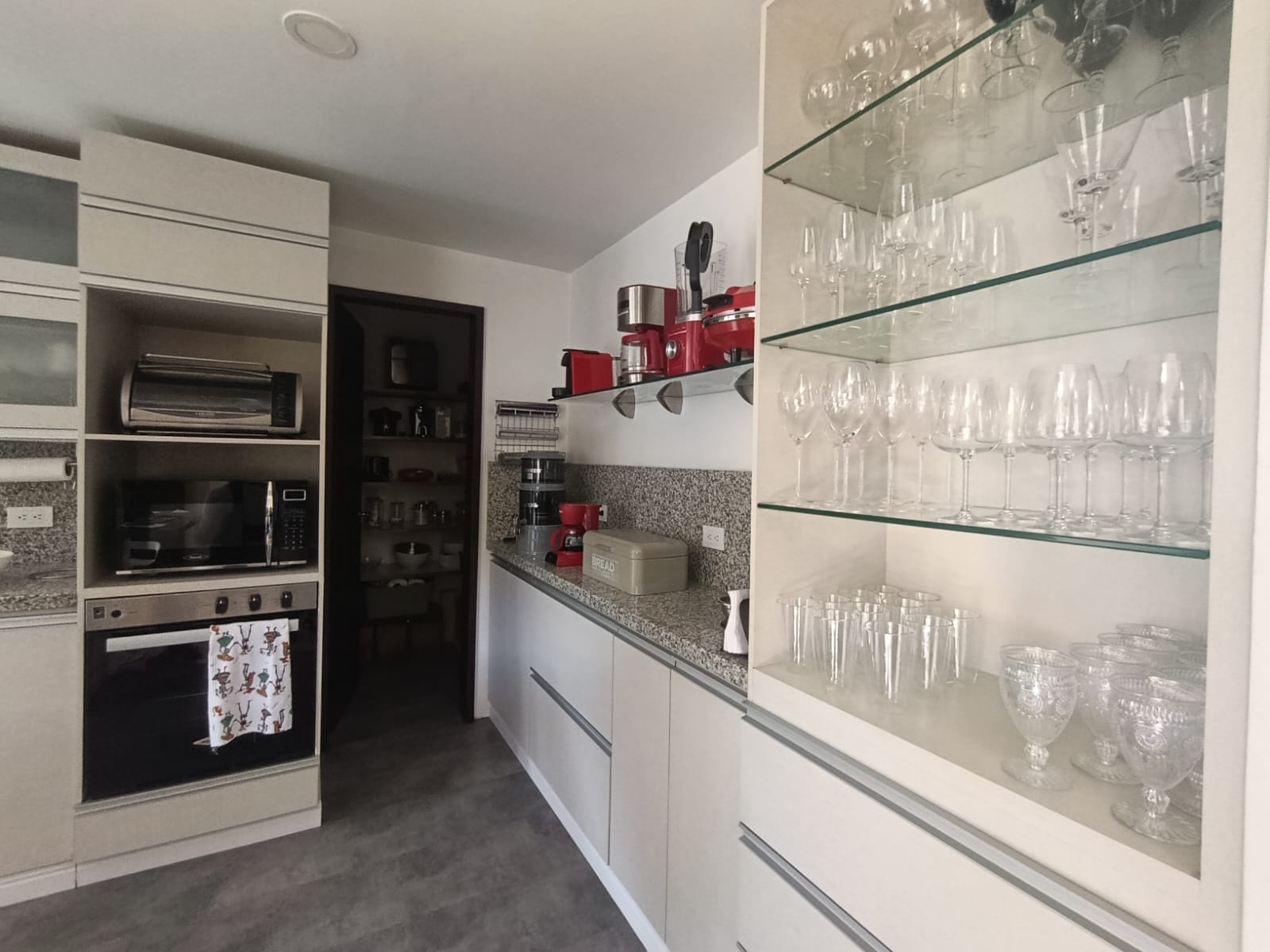 Apartamento en arriendo en El Poblado, Medellín · foto 8 de 20