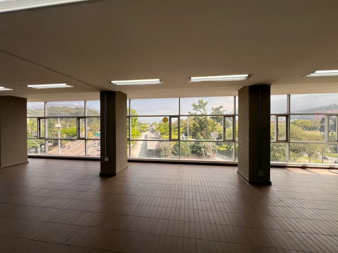 Local en arriendo en El Poblado, Medellín, 165 m² · foto 4 de 18