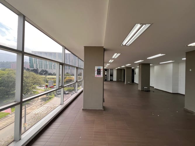 Local en arriendo en El Poblado, Medellín, 165 m² · foto 8 de 18
