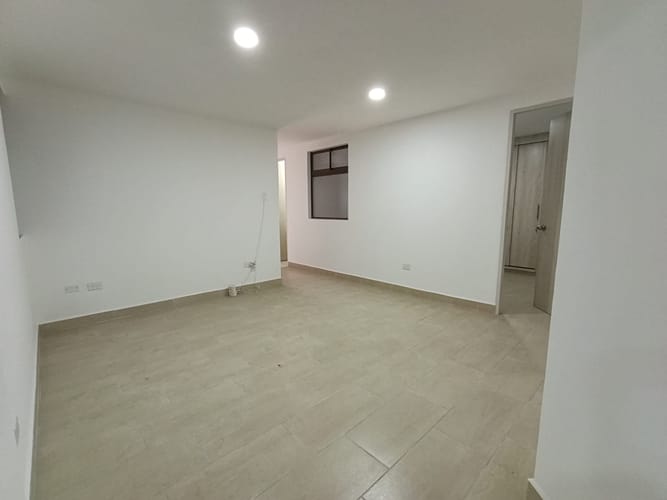 Apartamento de 3 alcobas en arriendo en Camino Verde, Envigado, 115 m² · foto 3 de 14
