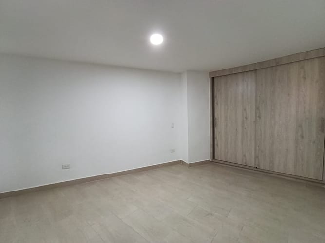 Apartamento de 3 alcobas en arriendo en Camino Verde, Envigado, 115 m² · foto 12 de 14