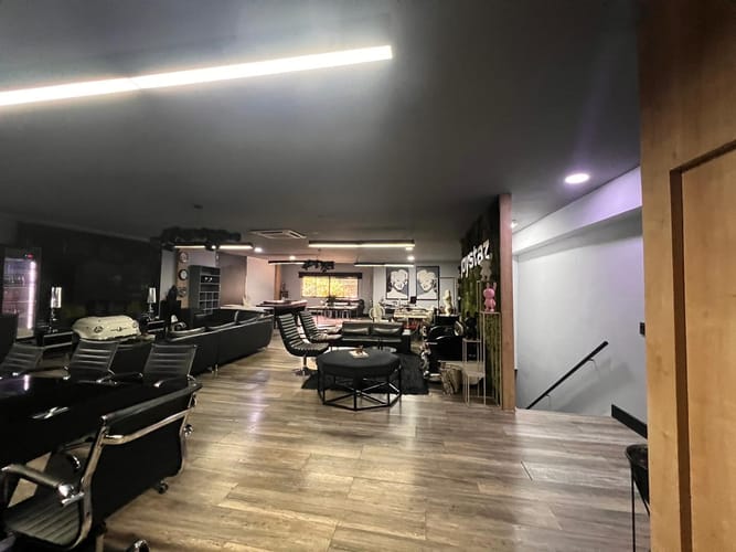 Bodega en arriendo en Laureles, Medellín, 400 m² · foto 2 de 13