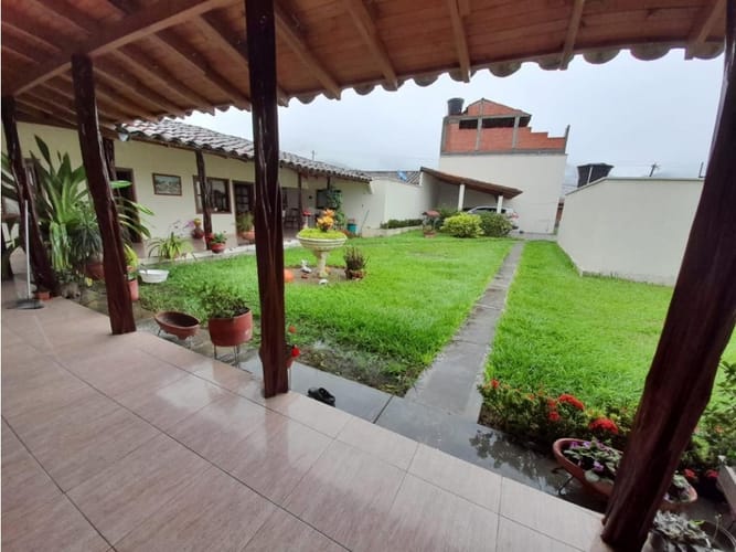 Casa de 4 alcobas en venta en Palmira, 400 m² · foto 2 de 14