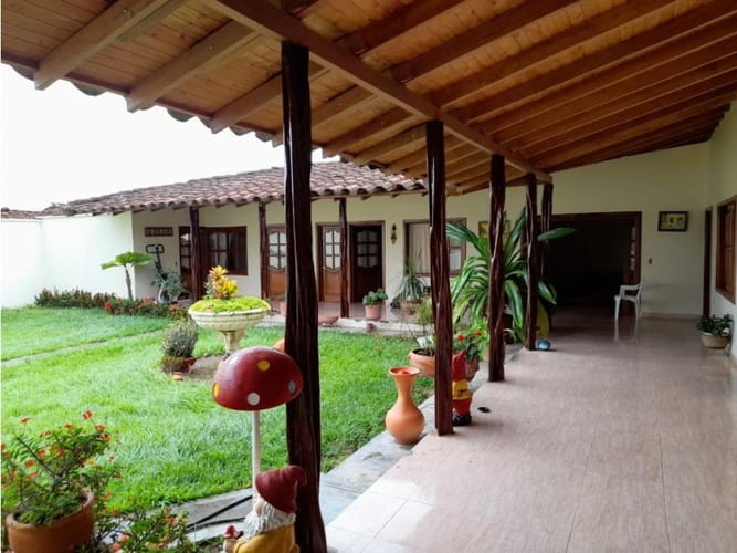 Casa de 4 alcobas en venta en Palmira, 400 m² · foto 3 de 14