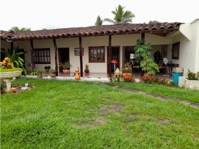 Casa de 4 alcobas en venta en Palmira, 400 m² · foto 4 de 14