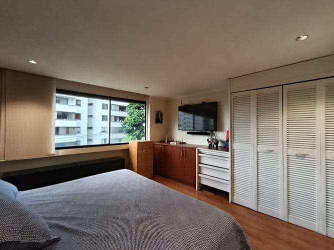 Apartamento de 3 alcobas en arriendo en El Poblado, Medellín, 240 m² · foto 18 de 20