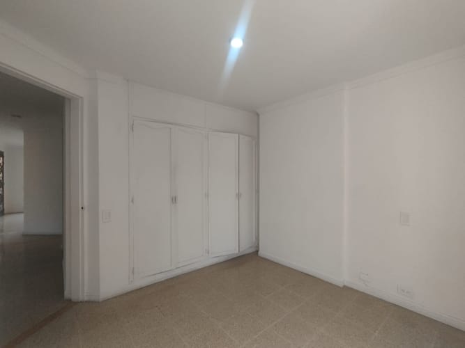 Apartamento de 4 alcobas en arriendo en El Poblado, Medellín, 120 m² · foto 7 de 14