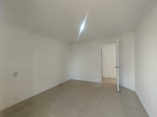 Apartamento de 4 alcobas en arriendo en El Poblado, Medellín, 120 m² · foto 9 de 14