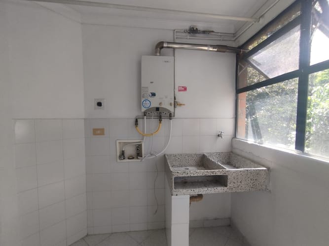 Apartamento de 4 alcobas en arriendo en El Poblado, Medellín, 120 m² · foto 14 de 14