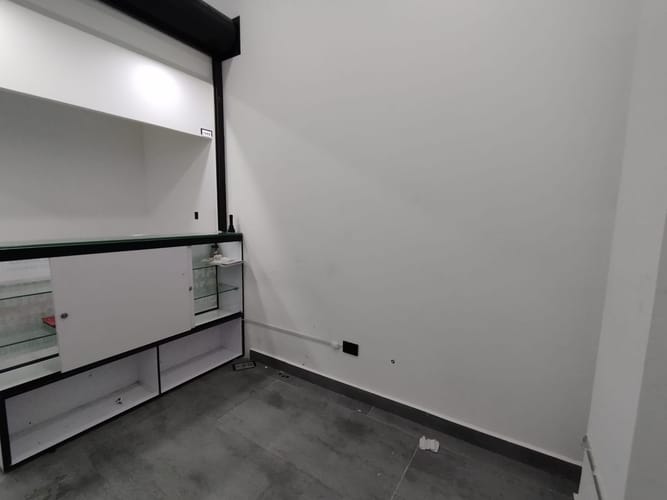 Local en arriendo en La Candelaria, Medellín, 7 m² · foto 8 de 9