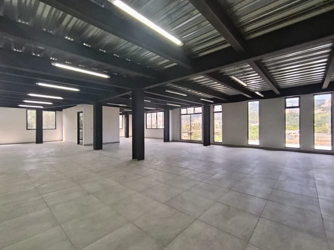 Oficina en arriendo en Laureles, Medellín, 200 m² · foto 4 de 12