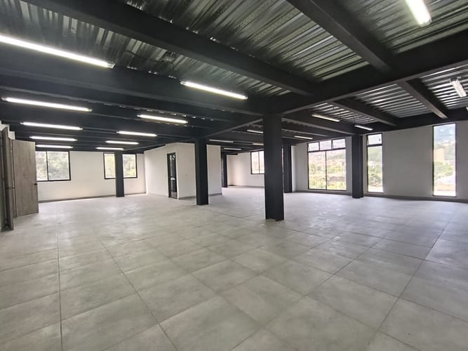 Oficina en arriendo en Laureles, Medellín, 200 m² · foto 9 de 12