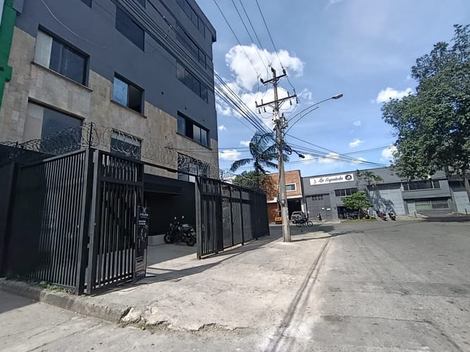 Oficina en arriendo en Laureles, Medellín, 200 m² · foto 12 de 12