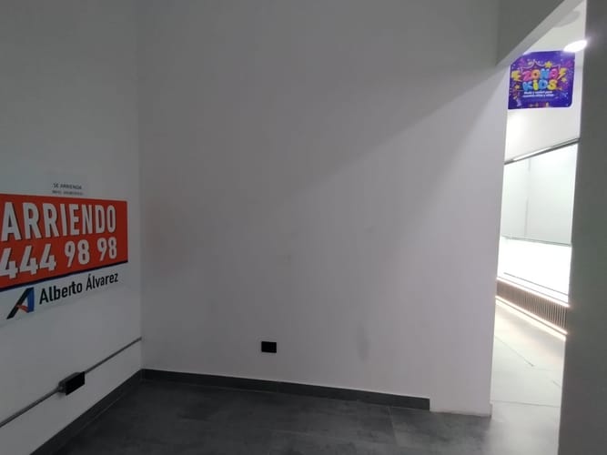 Local en arriendo en La Candelaria, Medellín, 9 m² · foto 3 de 6