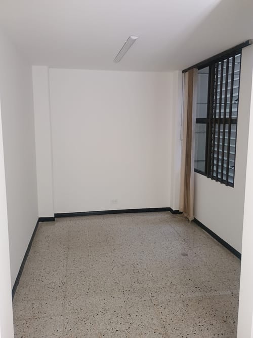 Oficina en arriendo en Suramericana, Medellín, 30 m² · foto 7 de 13
