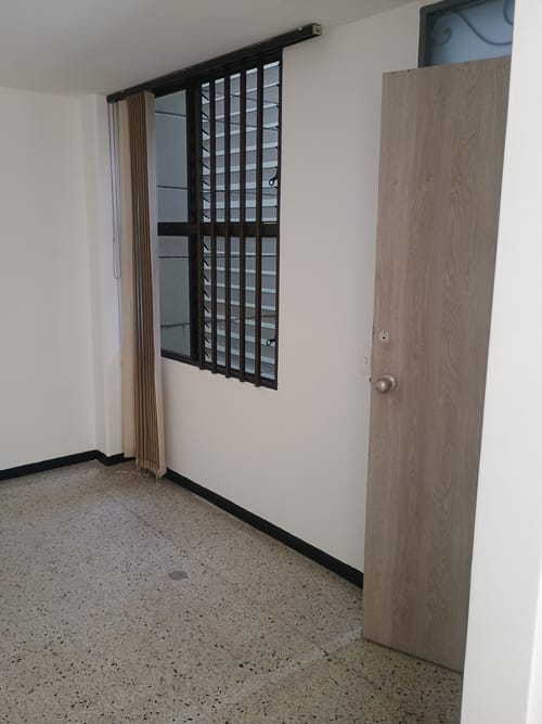 Oficina en arriendo en Suramericana, Medellín, 30 m² · foto 9 de 13