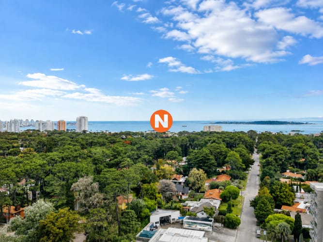 Alquiler Anual de amplio apartamento de 3 Dormitorios completamente reciclado sobre Roosevelt, Punta del Este · Foto 2