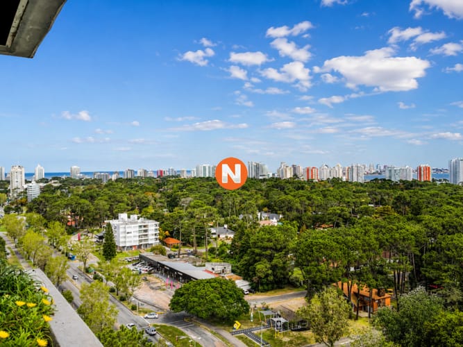 Alquiler Anual de amplio apartamento de 3 Dormitorios completamente reciclado sobre Roosevelt, Punta del Este · Photo 7