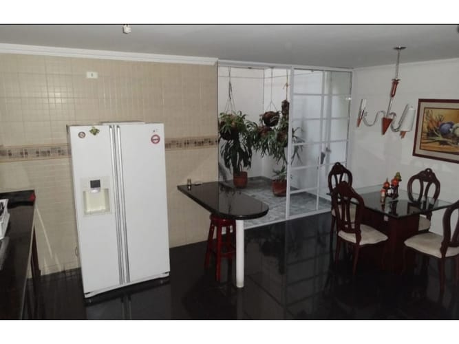 Casa de 3 alcobas en venta en Ciudad 2000, Cali, 250 m² · foto 4 de 24