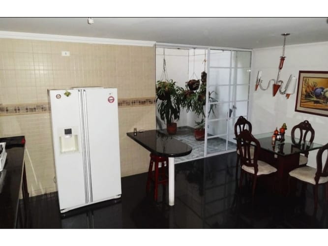 Casa de 3 alcobas en venta en Ciudad 2000, Cali, 250 m² · foto 5 de 24