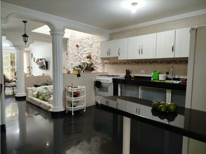 Casa de 3 alcobas en venta en Ciudad 2000, Cali, 250 m² · foto 6 de 24