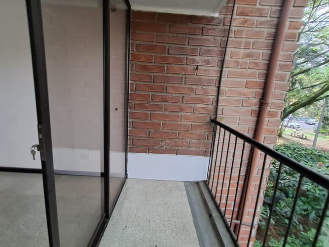 Apartamento de 3 alcobas en arriendo en Laureles, Medellín, 120 m² · foto 3 de 20