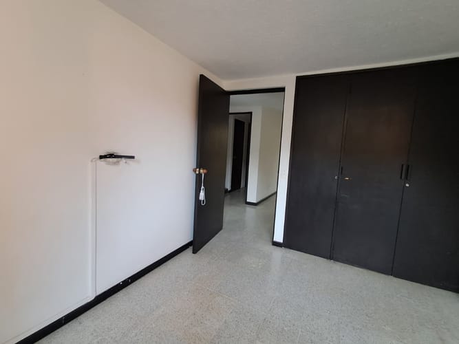 Apartamento de 3 alcobas en arriendo en Laureles, Medellín, 120 m² · foto 4 de 20