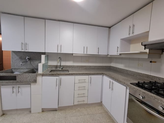 Apartamento de 3 alcobas en arriendo en Laureles, Medellín, 120 m² · foto 17 de 20