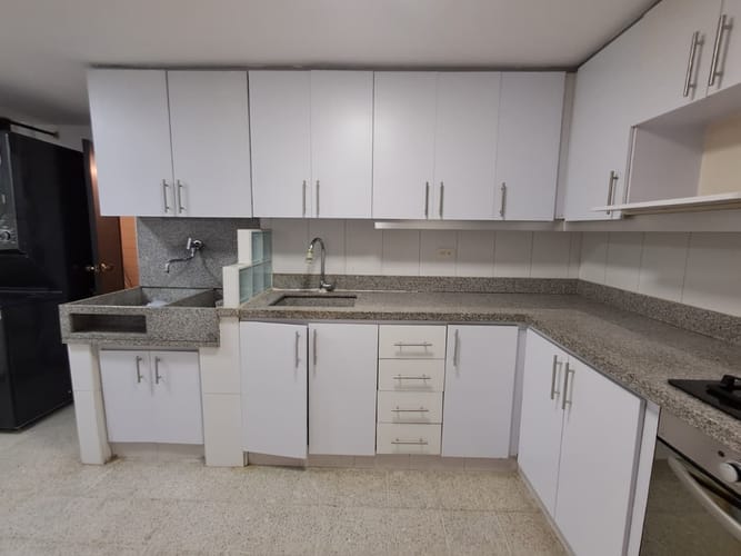 Apartamento de 3 alcobas en arriendo en Laureles, Medellín, 120 m² · foto 18 de 20