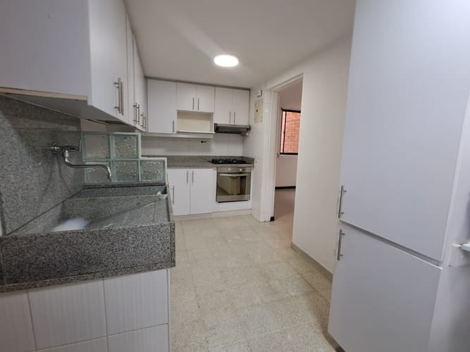 Apartamento de 3 alcobas en arriendo en Laureles, Medellín, 120 m² · foto 19 de 20