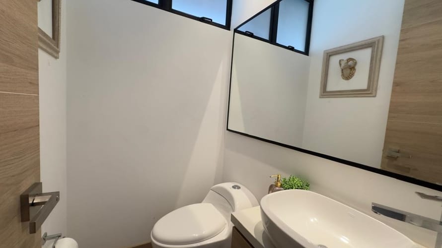 Apartamento de 3 alcobas en arriendo en Loma Del Escobero, Envigado, 120 m² · foto 8 de 16
