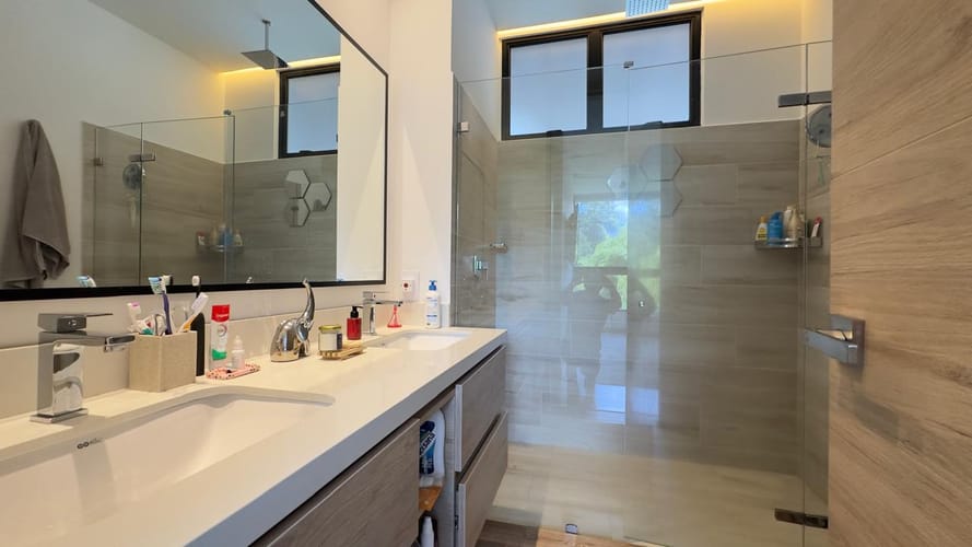 Apartamento de 3 alcobas en arriendo en Loma Del Escobero, Envigado, 120 m² · foto 15 de 16