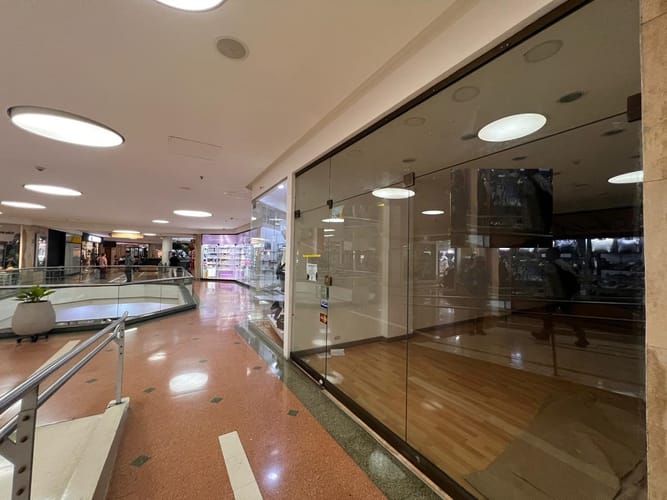 Local en arriendo en Conquistadores, Medellín, 58 m² · foto 2 de 9
