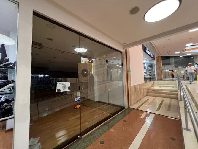 Local en arriendo en Conquistadores, Medellín, 58 m² · foto 5 de 9
