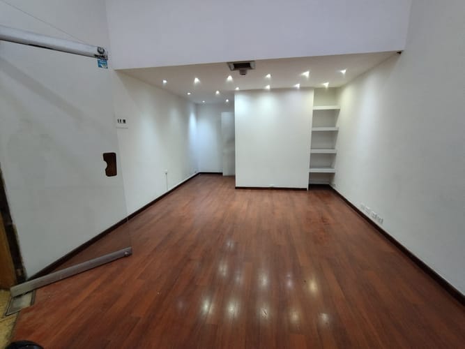 Local en arriendo en El Poblado, Medellín, 52 m² · foto 2 de 18