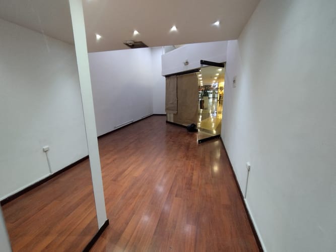 Local en arriendo en El Poblado, Medellín, 52 m² · foto 13 de 18