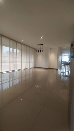 Apartamento de 3 alcobas en arriendo en Loma De San Jose, Sabaneta, 140 m² · foto 3 de 16