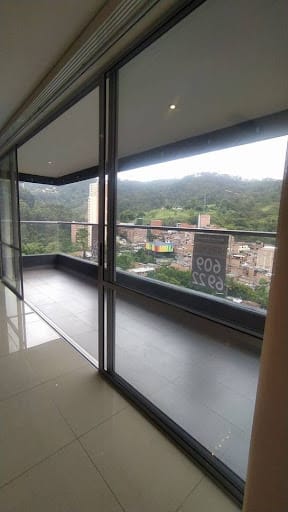 Apartamento de 3 alcobas en arriendo en Loma De San Jose, Sabaneta, 140 m² · foto 5 de 16