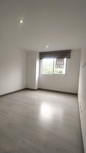 Apartamento de 3 alcobas en arriendo en Loma De San Jose, Sabaneta, 140 m² · foto 8 de 16