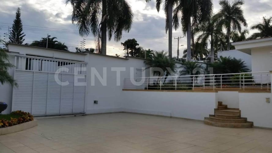 Apartamento en venta en Ciudad Jardin, Cali · foto 3 de 17