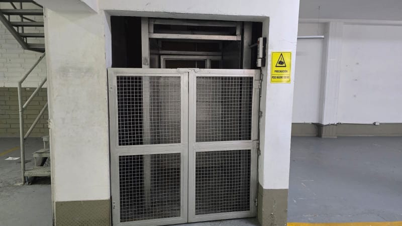 Bodega en arriendo en Las Vegas, Envigado, 2100 m² · foto 4 de 11