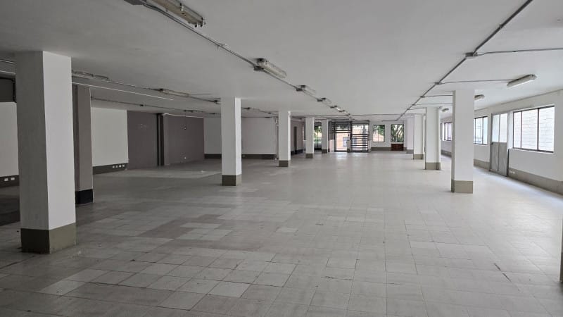 Bodega en arriendo en Las Vegas, Envigado, 2100 m² · foto 8 de 11
