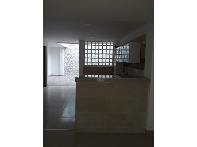 Casa de 8 alcobas en venta en El Refugio, Cali, 332 m² · foto 3 de 14