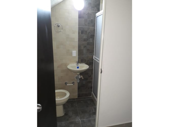Casa de 8 alcobas en venta en El Refugio, Cali, 332 m² · foto 8 de 14