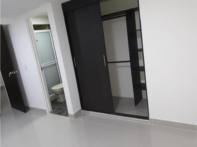 Casa de 8 alcobas en venta en El Refugio, Cali, 332 m² · foto 11 de 14